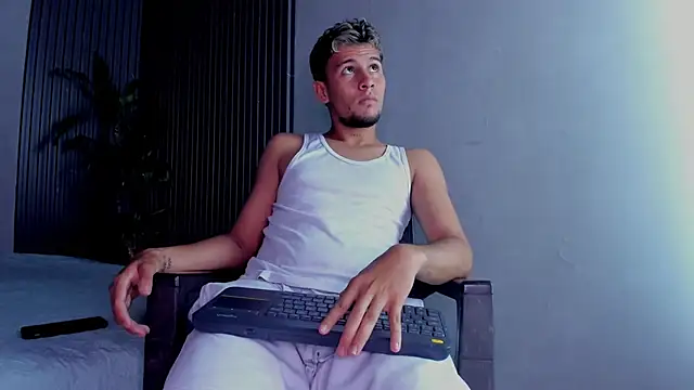 Alan-Smith1 online show from October 18, 10:37 pm