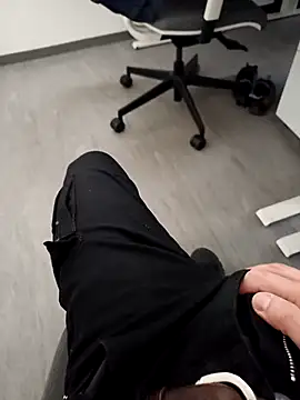 FacelesssLove online show from March 28, 6:02 am