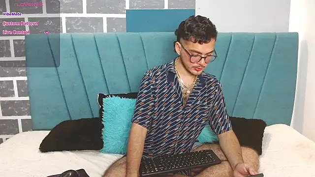 Zac Golden online show from November 26, 12:57 am