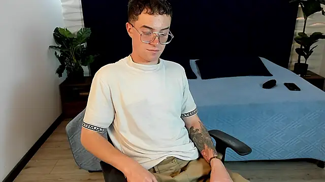 Lil James online show from February 13, 8:47 pm