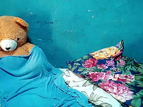 SmallluncutCock online show from December 3, 7:36 am