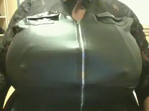 guywithboobs online show from February 17, 1:48 am