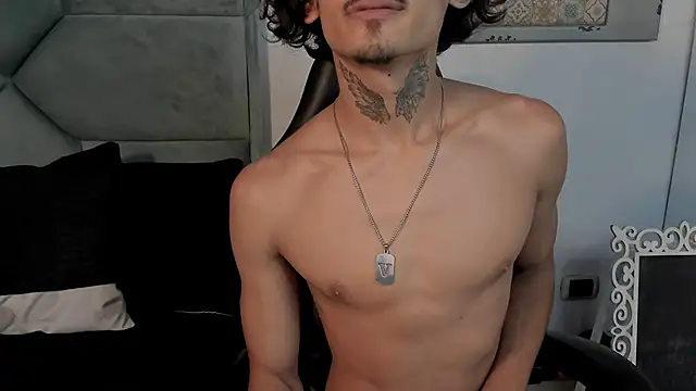 Mr Strike online show from October 27, 3:20 am