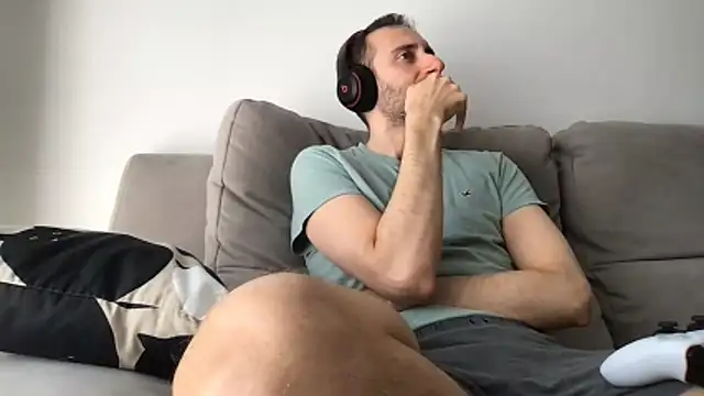 LukaShyGuy online show from June 6, 8:42 am