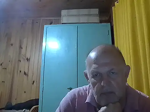 Snapshot of PedroXYZ25 chatting on October 26, 4:47 am PedroXYZ25 online show from October 26, 4:47 am