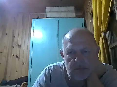 Snapshot of PedroXYZ25 chatting on October 23, 1:09 am PedroXYZ25 online show from October 23, 1:09 am