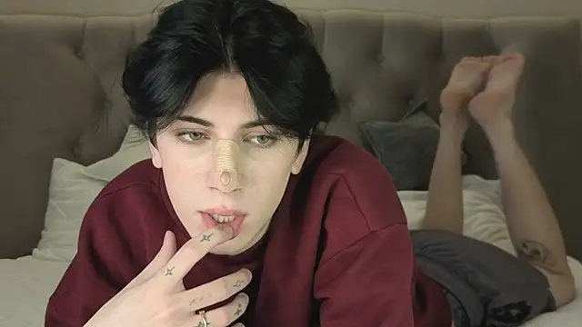 Oliver star boy  online show from February 24, 11:55 am