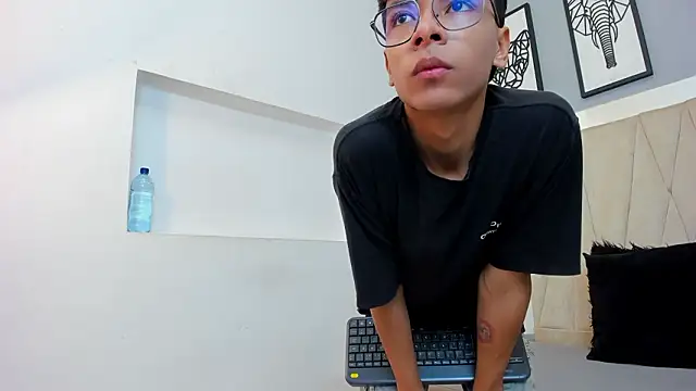 adams bobby online show from March 7, 11:19 am