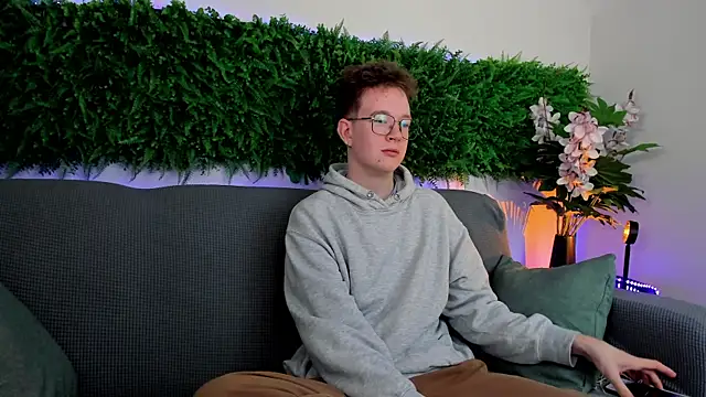 Teddy Parker online show from November 1, 8:29 am