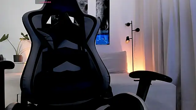 IamKael  online show from February 4, 1:55 am