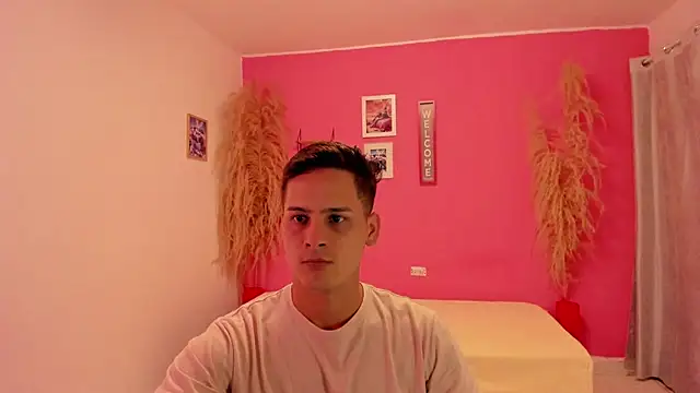 elmasmas01 online show from November 12, 10:14 pm