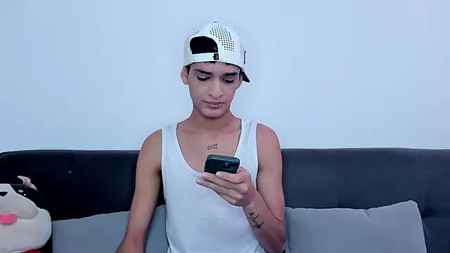 StevennParker online show from October 27, 6:54 pm