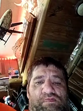 BigThickWhiteDickWilly online show from May 2, 1:41 am
