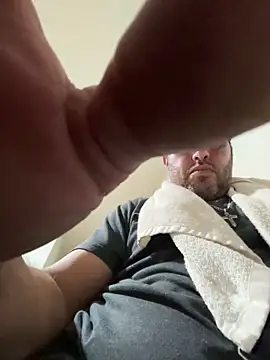 ezrah23 online show from April 17, 7:33 am