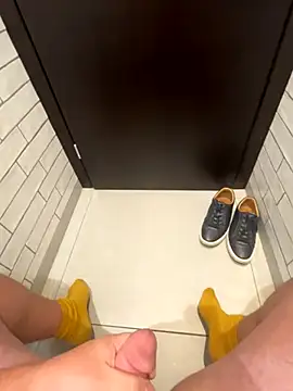 ChubbyBrit online show from December 1, 3:15 pm