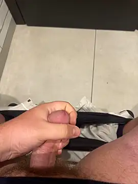 ChubbyBrit online show from November 19, 5:13 pm