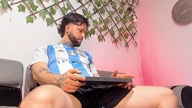 Supreme Alpha online show from January 11, 4:27 am