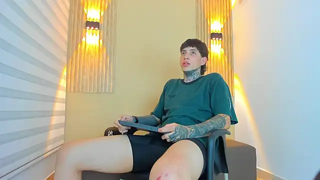 DANTE ARMSTRONG online show from November 20, 4:12 am