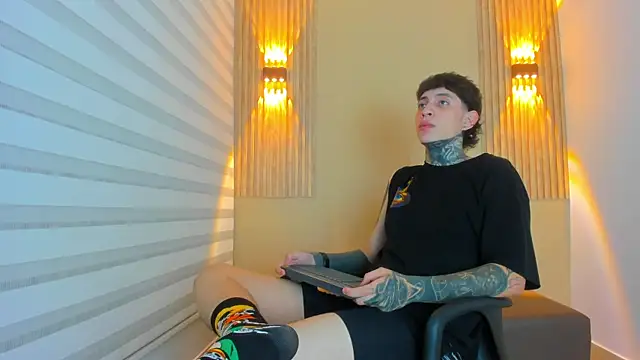 DANTE ARMSTRONG online show from November 26, 3:53 am