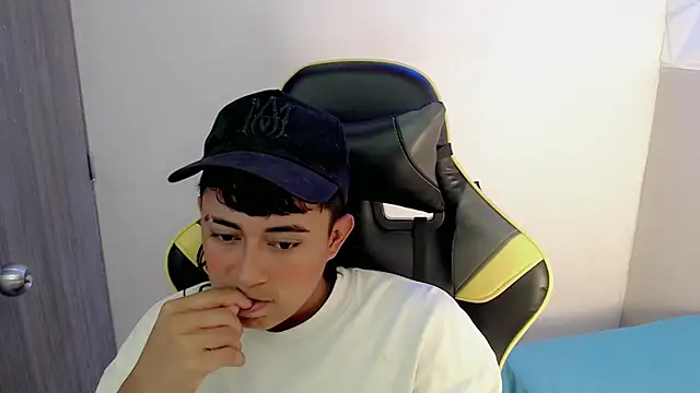 Tatann 18 online show from November 27, 8:45 pm