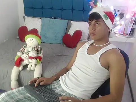 Valentino Lane online show from December 1, 2:42 pm