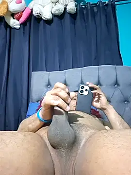 Snapshot of Loquillopajero chatting on November 10, 12:21 pm Loquillopajero online show from November 10, 12:21 pm