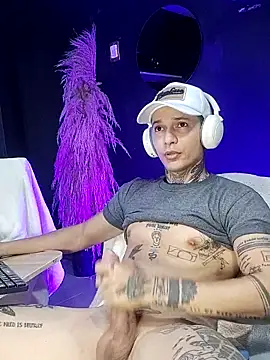 strong dick7in online show from May 6, 10:10 pm