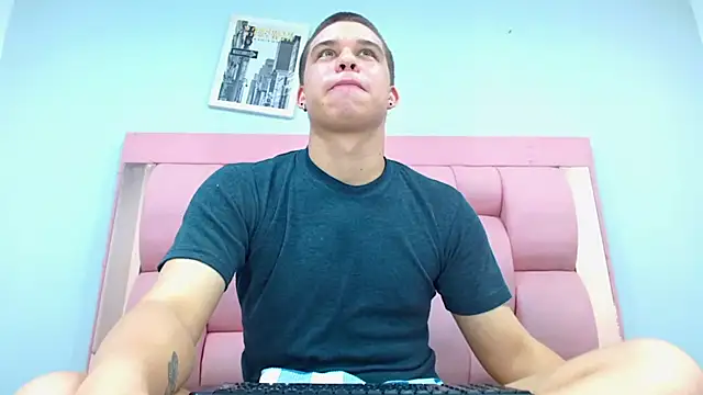 Liam York  online show from November 17, 4:21 pm