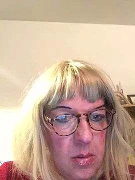 simone xdressing online show from February 14, 1:11 am