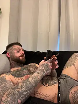 magicmichaell online show from April 18, 4:19 pm