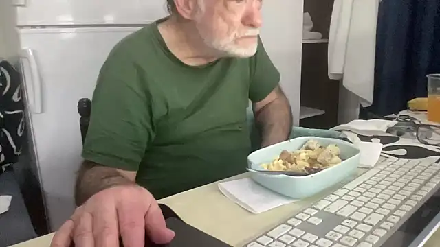 coach-karl online show from February 9, 12:30 pm