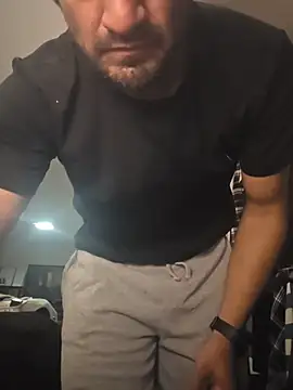 piggylatino online show from February 21, 4:02 am