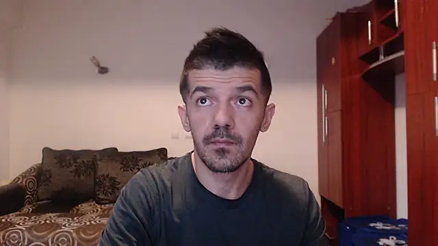 Snapshot of Dale_E chatting on December 10, 11:54 am Dale E online show from December 10, 11:54 am