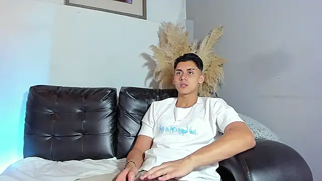 ZeusBrant online show from March 21, 1:48 pm