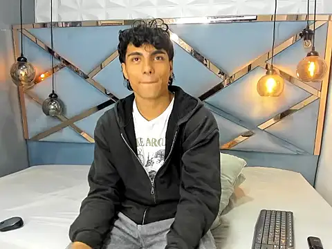 MattFiore online show from January 10, 7:06 pm