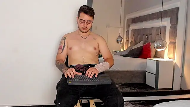 Ethan Greys online show from November 30, 4:14 am