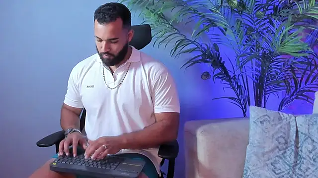 Chris Varden online show from December 18, 6:48 pm