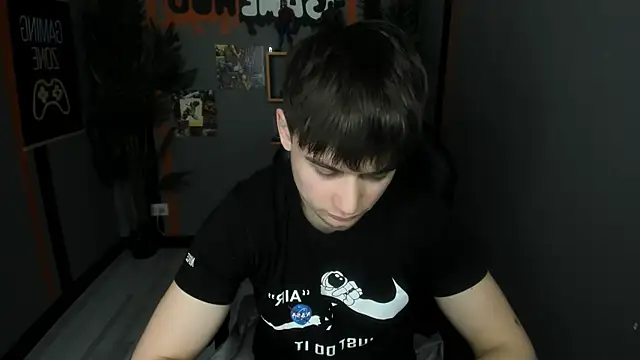 AlejandroEllias online show from April 9, 1:28 pm