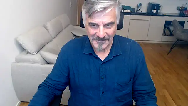 Buidapest online show from February 4, 4:18 am