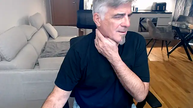 Buidapest online show from March 14, 1:29 pm