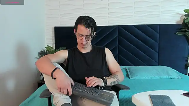 Brandon starkk online show from March 21, 11:58 am
