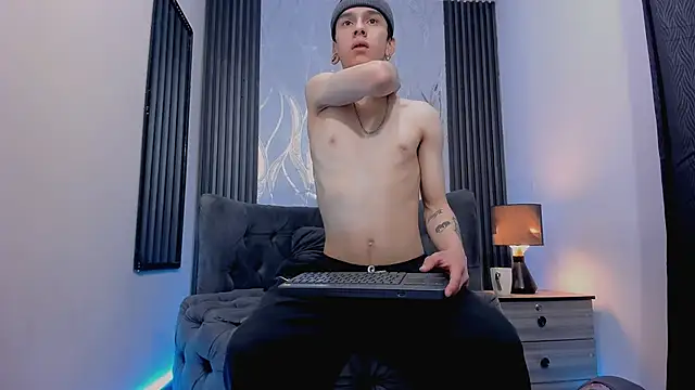 James Adams 01 online show from January 17, 12:52 pm