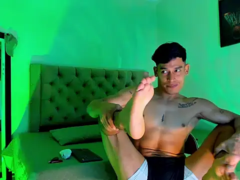 blorelopez online show from December 2, 8:45 pm