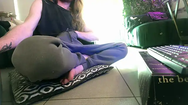 jaqrabit online show from January 8, 8:41 am