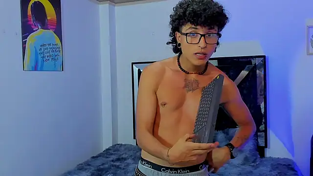 eliasferragamo online show from December 3, 1:55 am