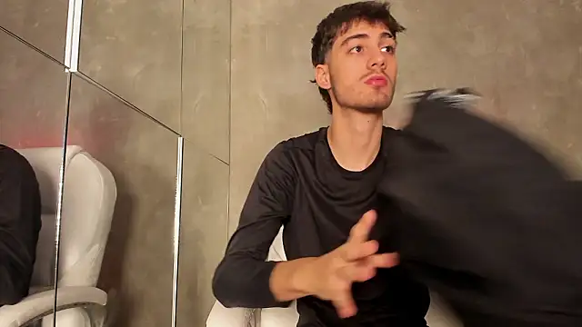 Emir Ozan  online show from February 17, 7:46 pm