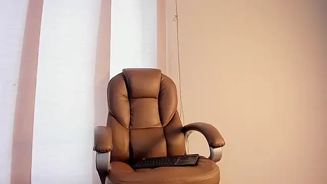 Emir Ozan  online show from February 21, 8:21 pm