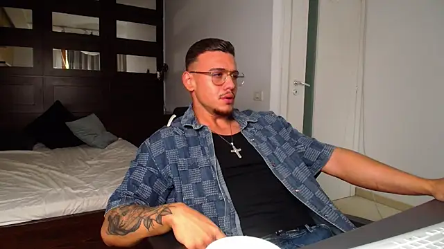 ElijahThorne online show from March 14, 9:27 am