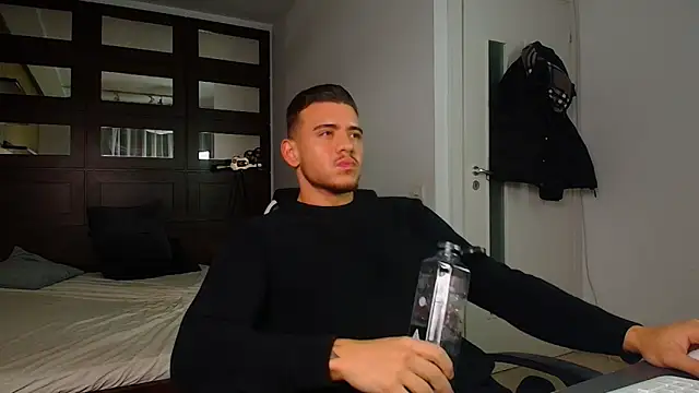 ElijahThorne online show from January 12, 5:33 am