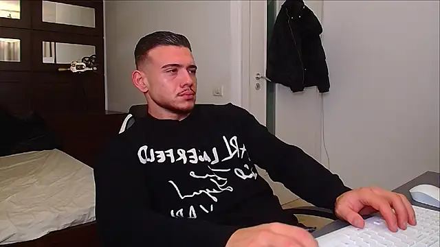 ElijahThorne online show from November 29, 5:42 am